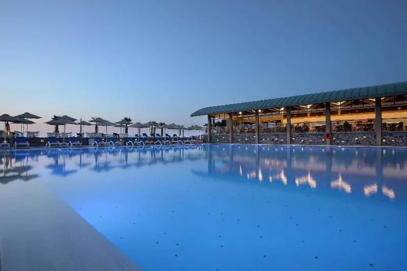 HOTEL ARINA BEACH RESORT