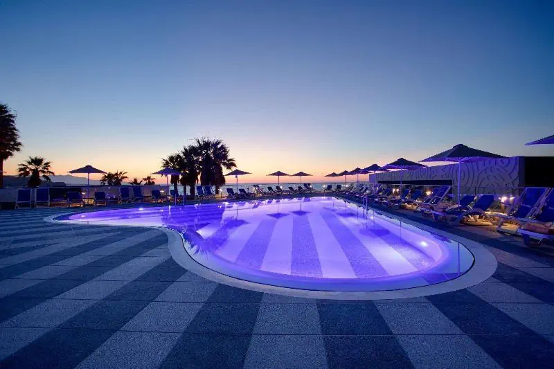 HOTEL ARINA BEACH RESORT