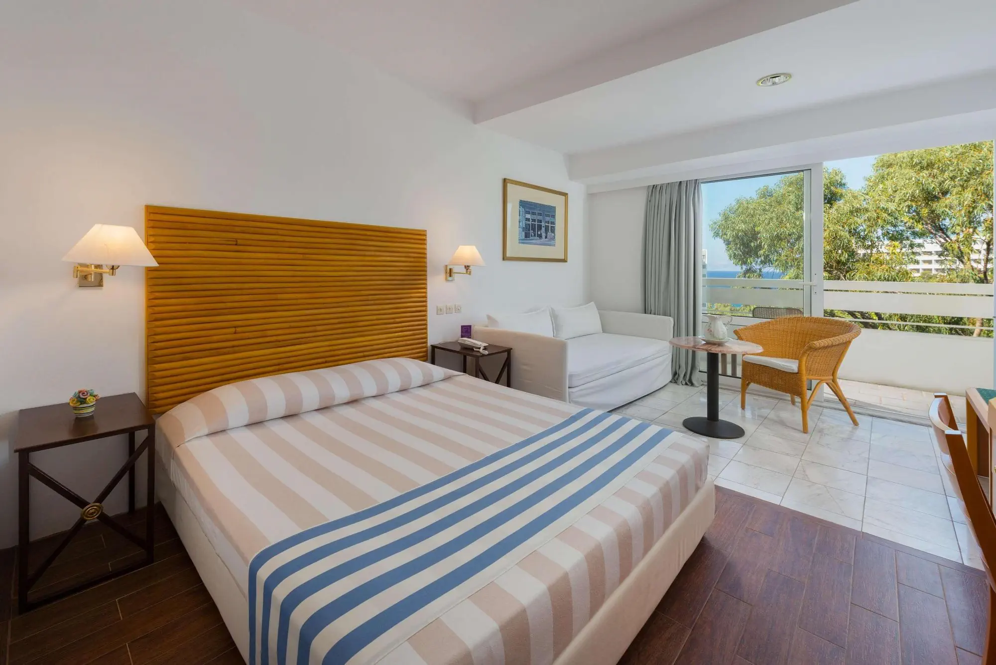 HOTEL Dionysos