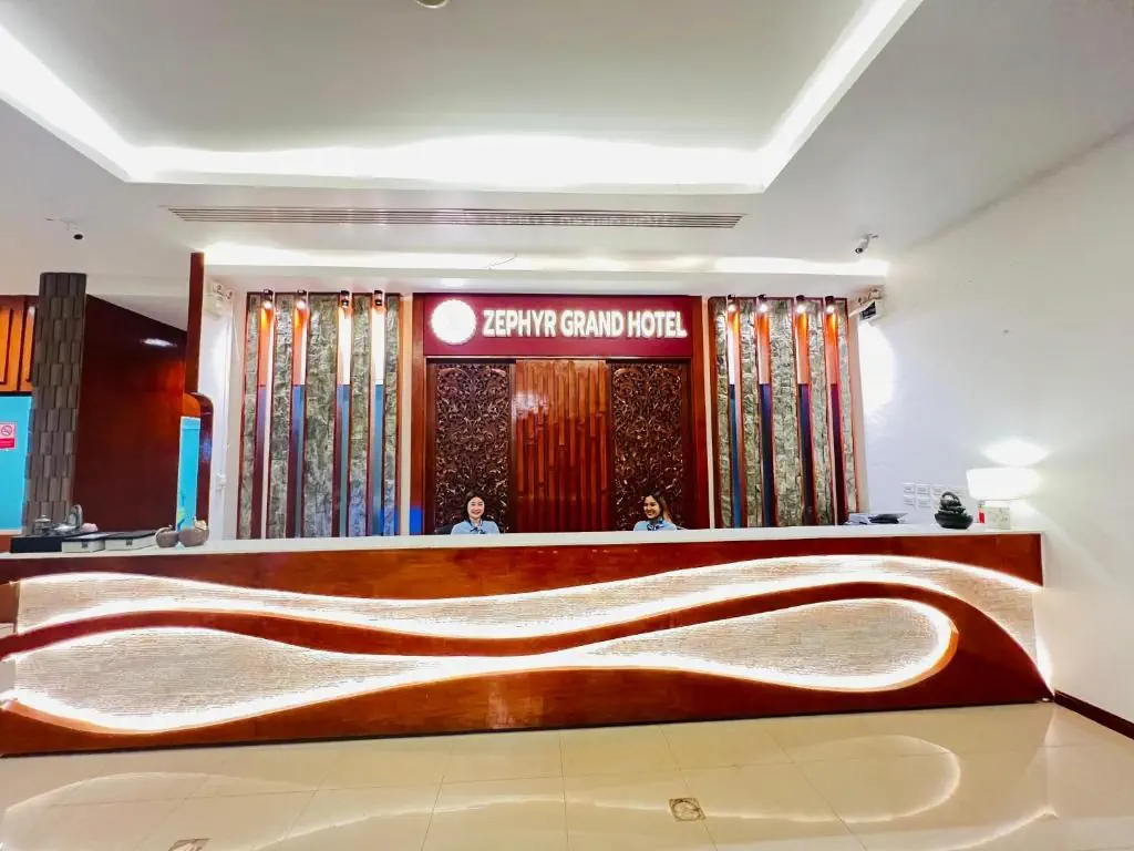 ZEPHYR GRAND HOTEL (ex.THE THREE BY APK)