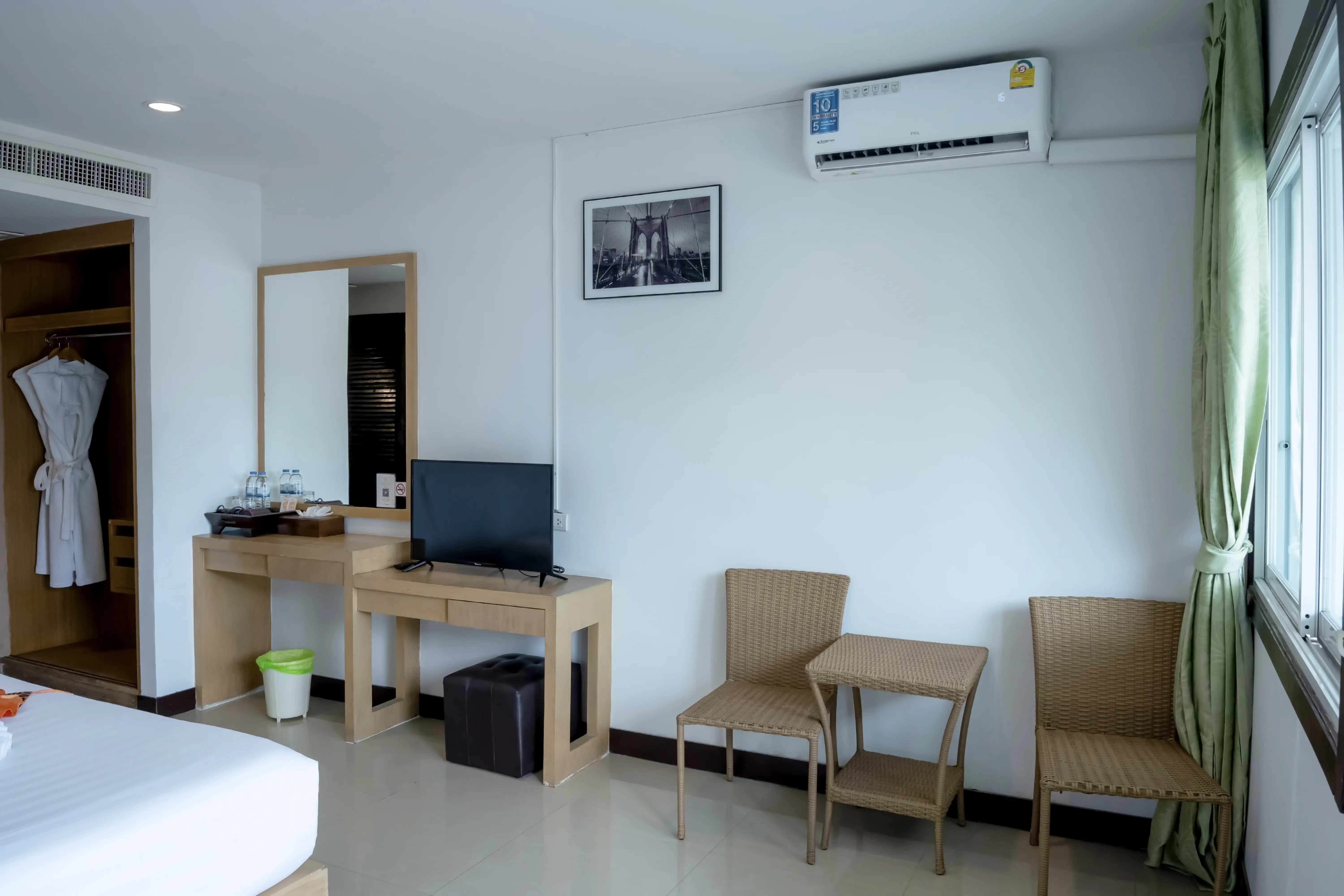 ZEPHYR GRAND HOTEL (ex.THE THREE BY APK)