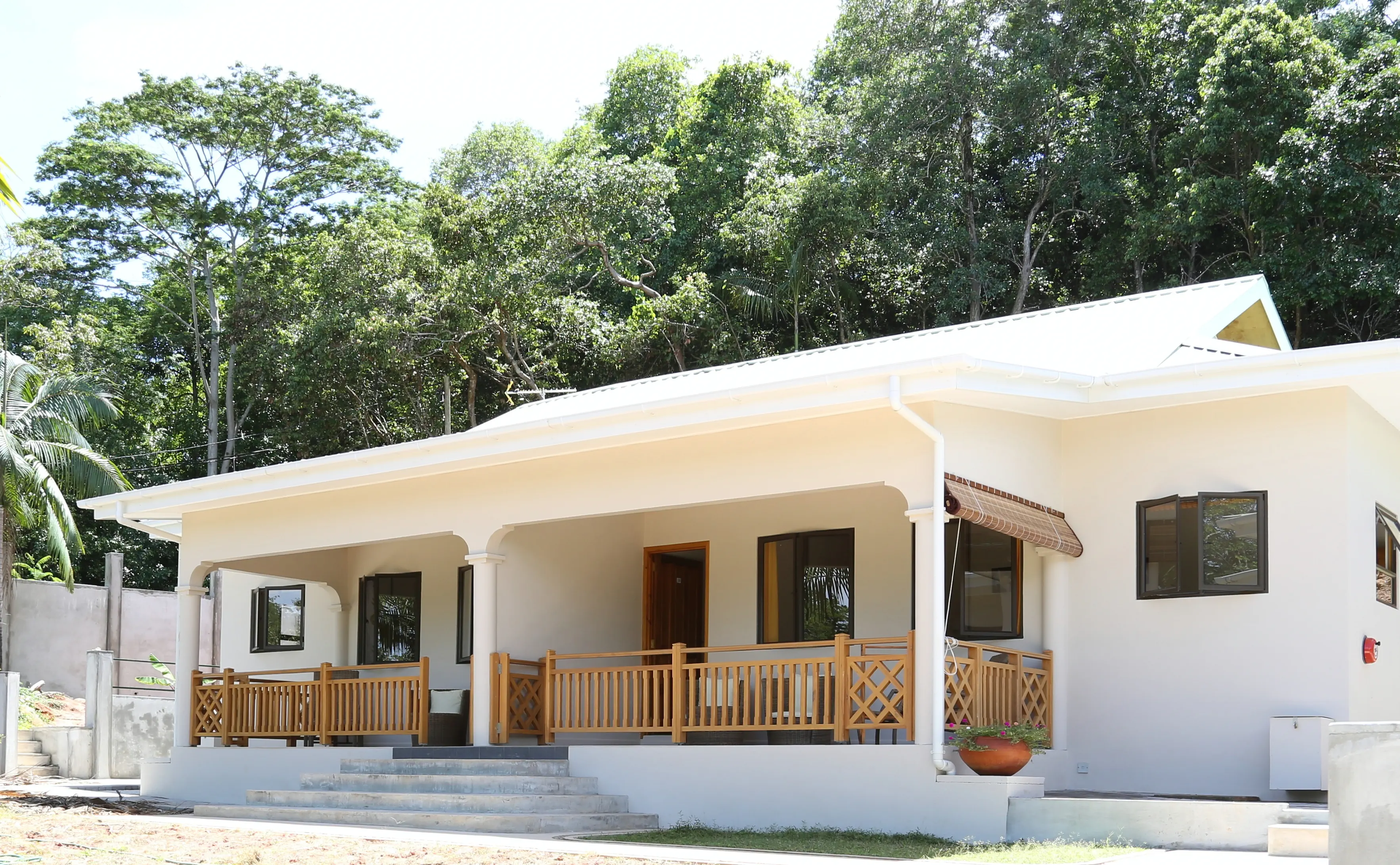 ANSE SOLEIL BEACHCOMBER