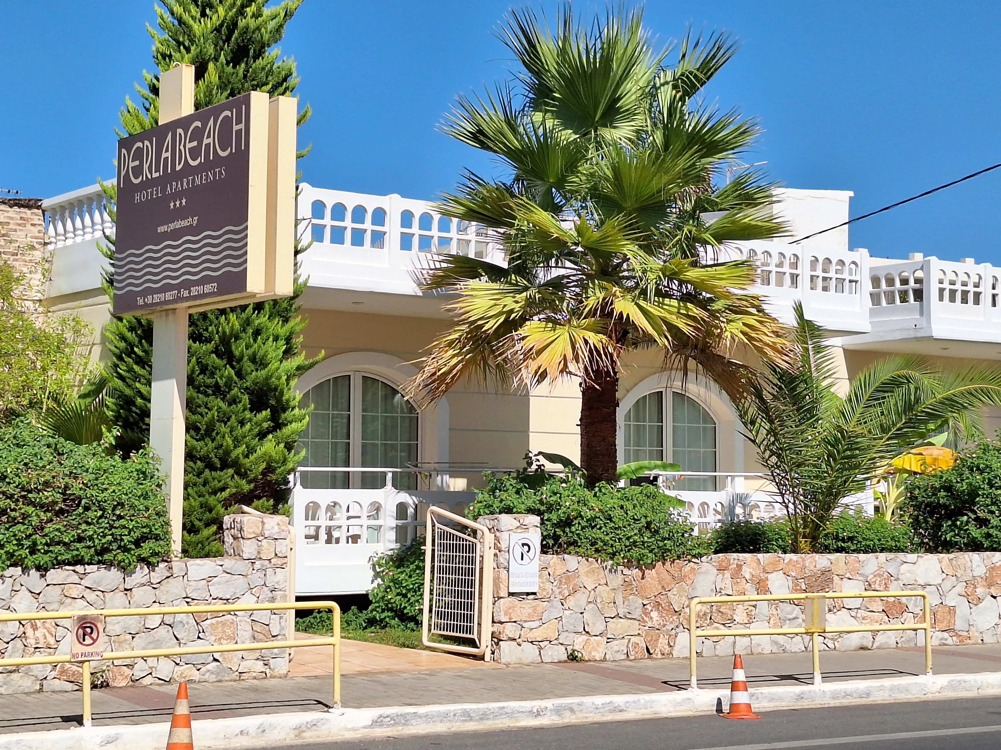Perla Beach (Agia Marina) - zdjęcie 3
