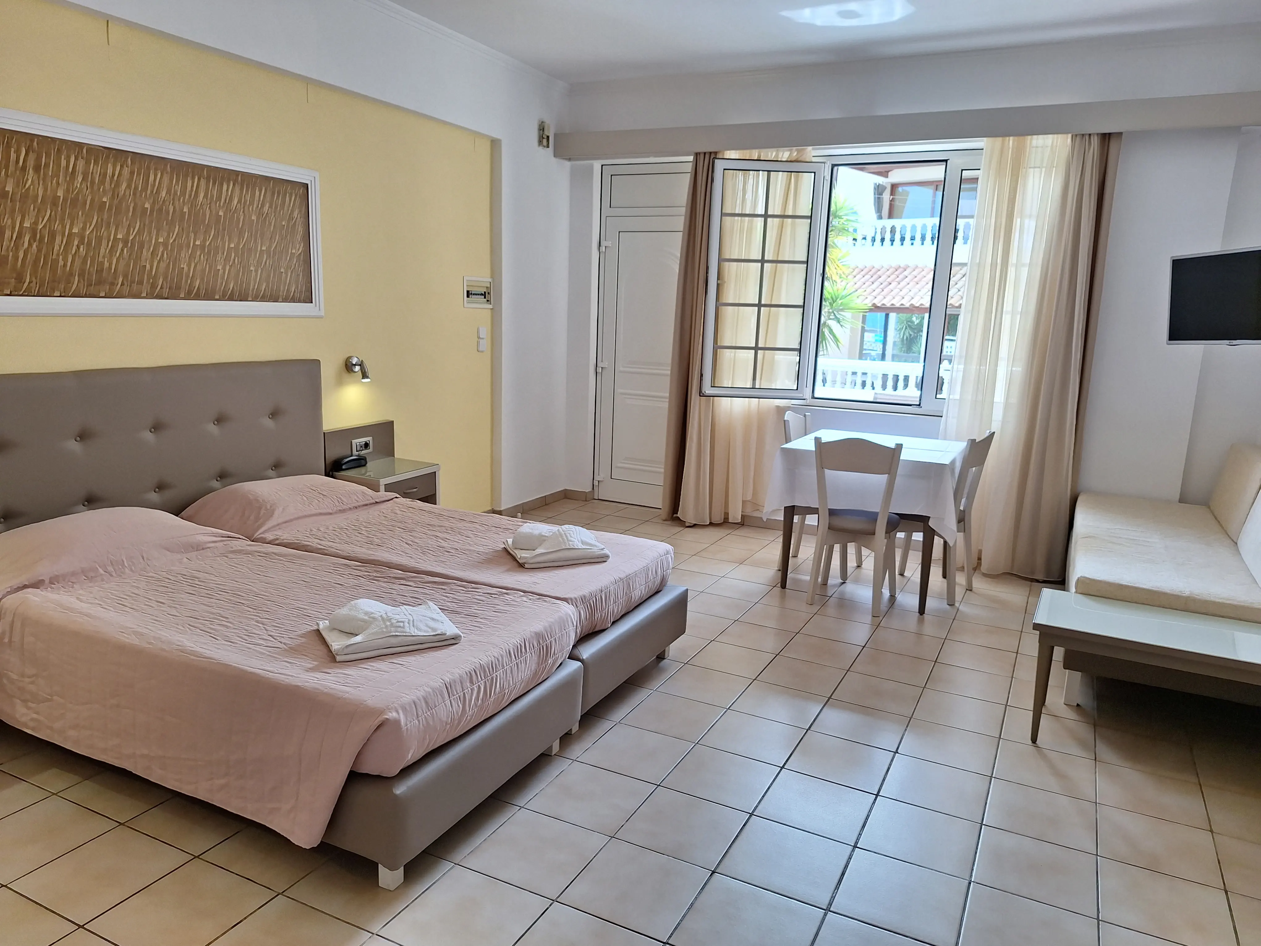 Perla Beach (Agia Marina) - zdjęcie 27