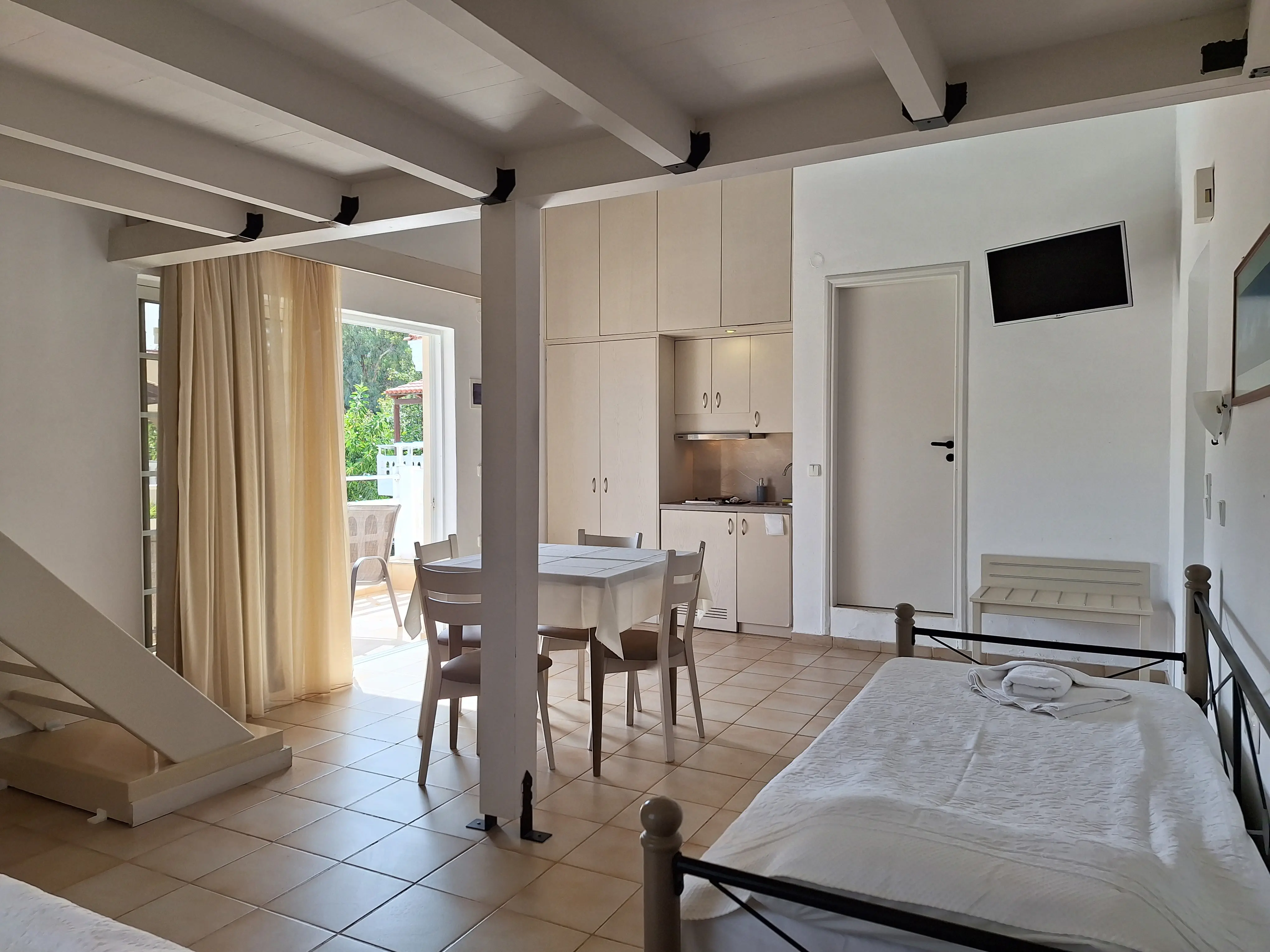 Perla Beach (Agia Marina) - zdjęcie 31
