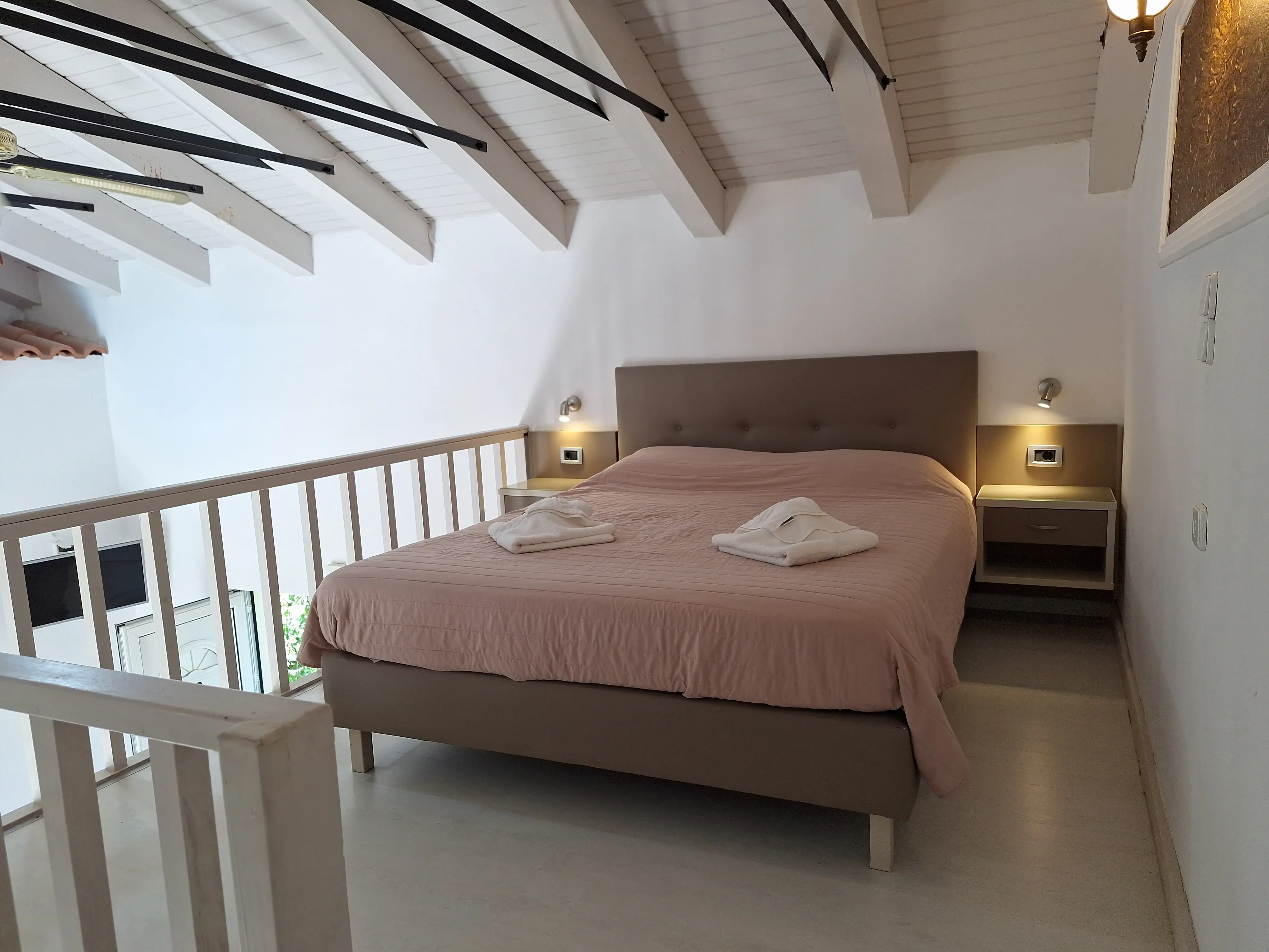 Perla Beach (Agia Marina) - zdjęcie 35