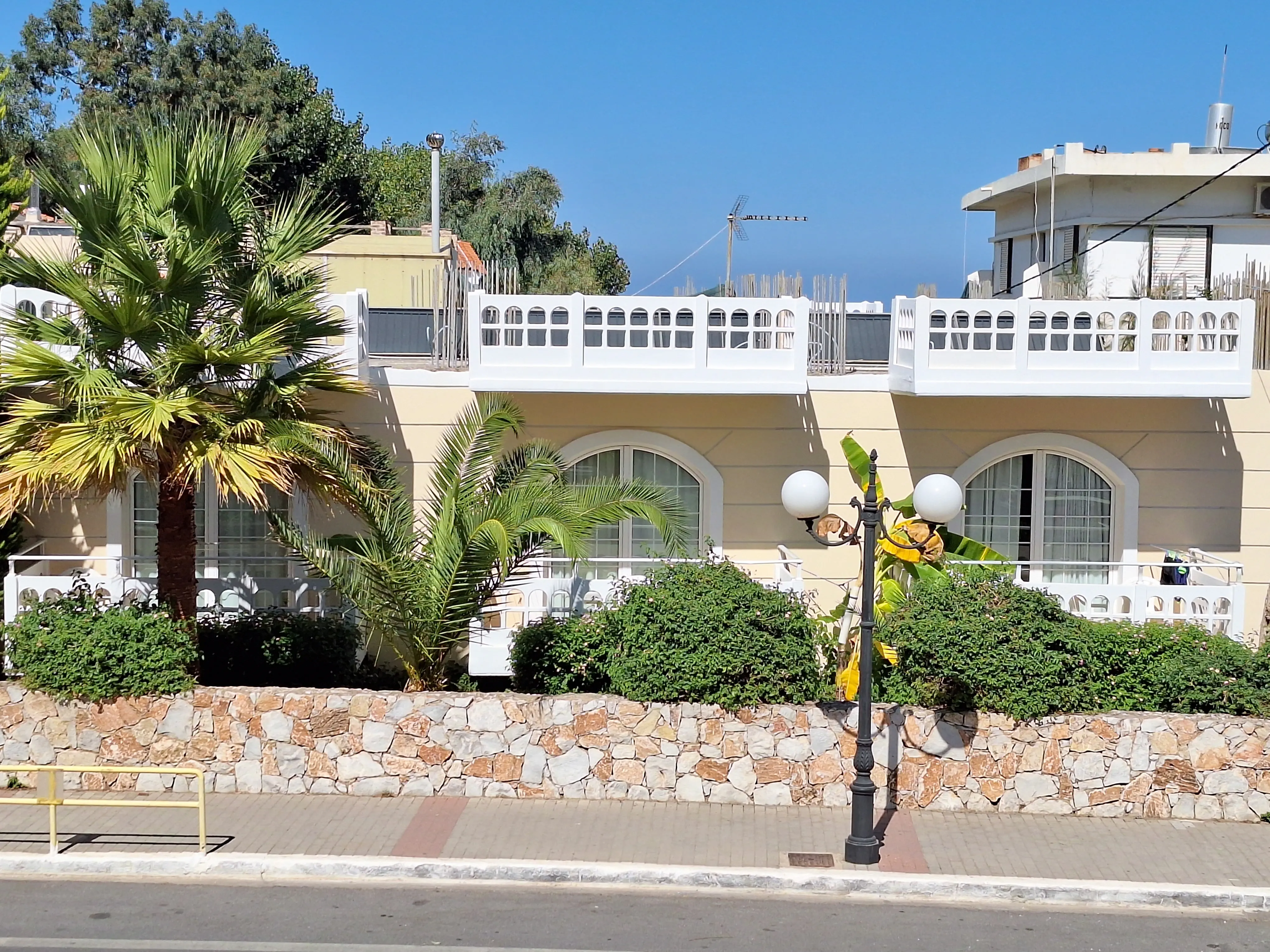 Perla Beach (Agia Marina) - zdjęcie 2