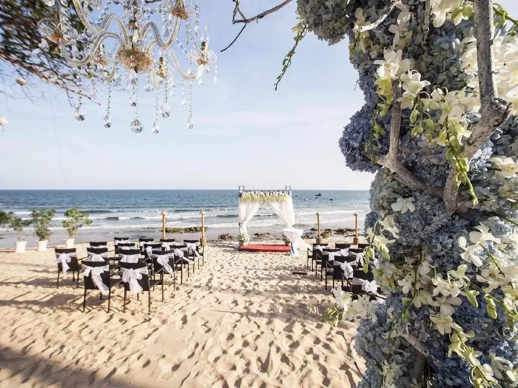 AROMA BEACH RESORT & SPA