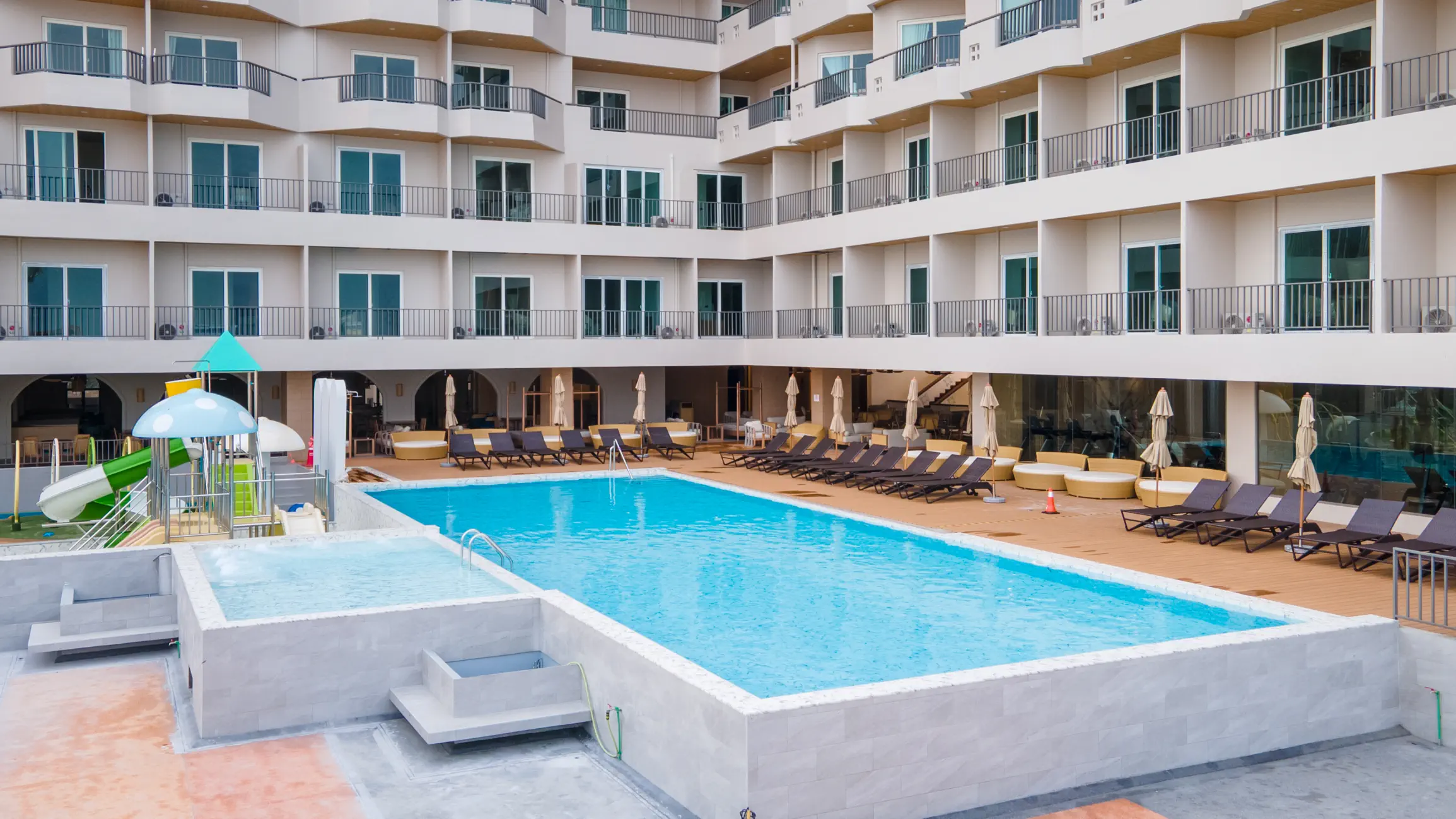 Jomtien Thani - zdjęcie 62
