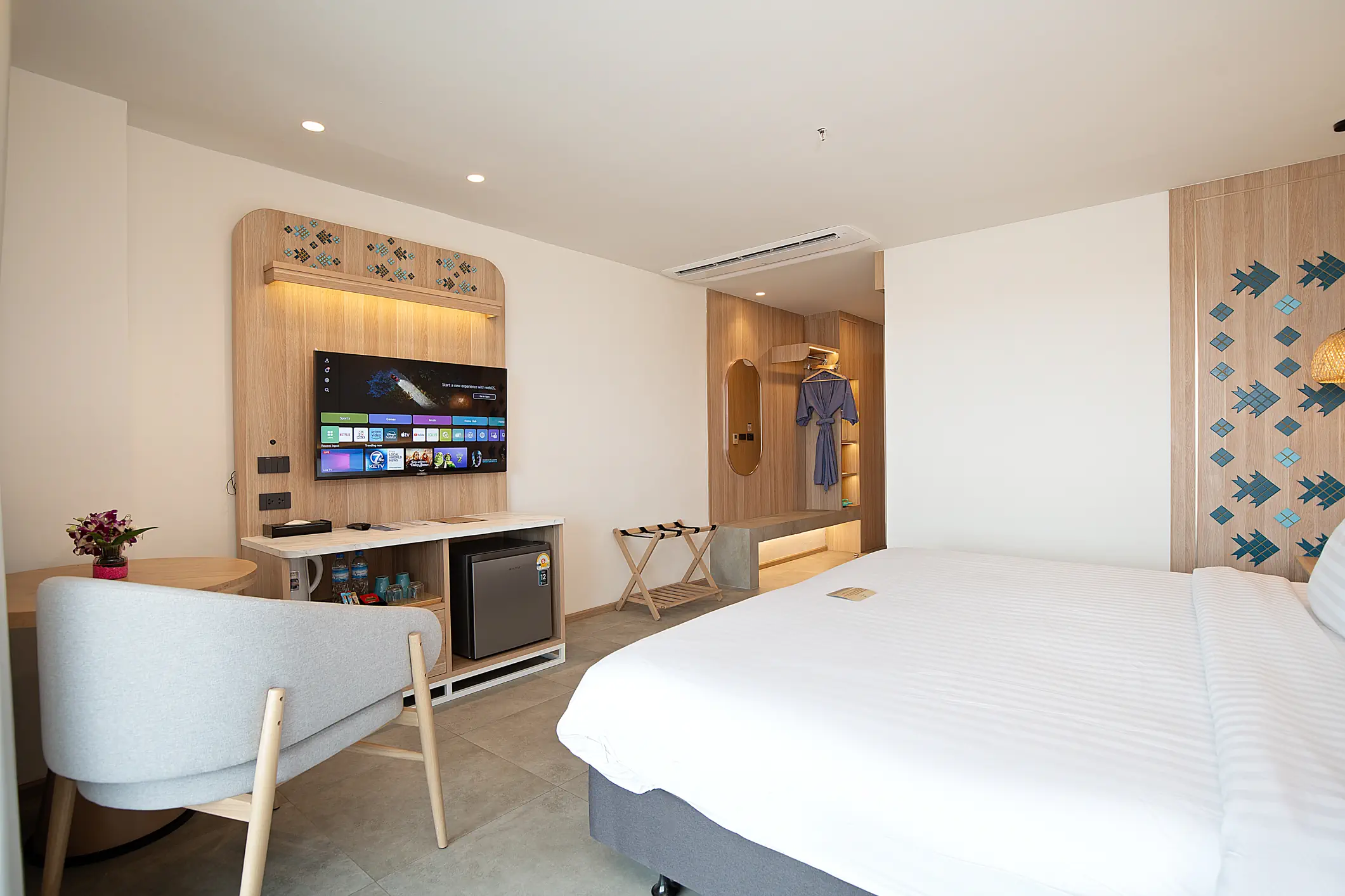 Jomtien Thani - zdjęcie 8