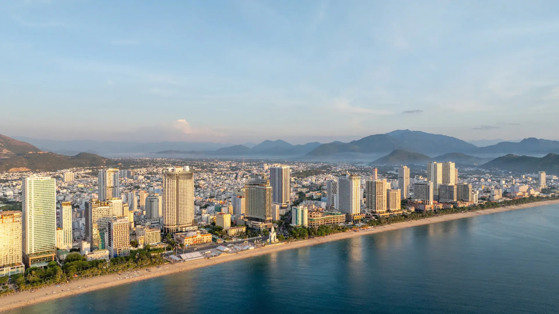 Melia Vinpearl Nha Trang Empire - zdjęcie 4