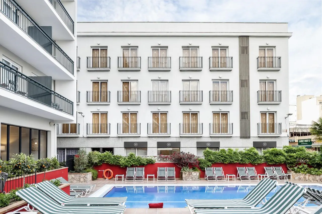 AQUA HOTEL BERTRAN