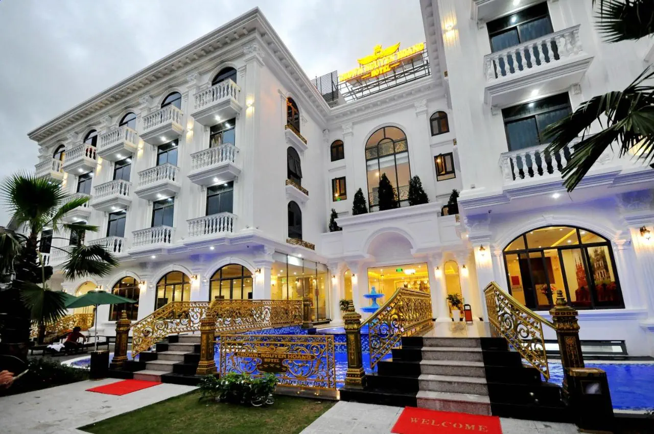 Crown Nguyen Hoang - zdjęcie 5