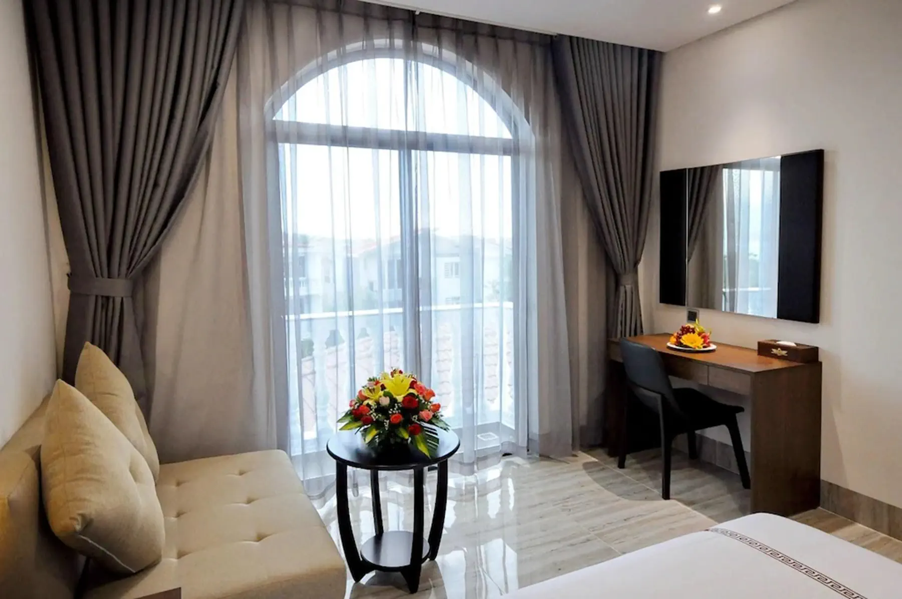 Crown Nguyen Hoang - zdjęcie 28