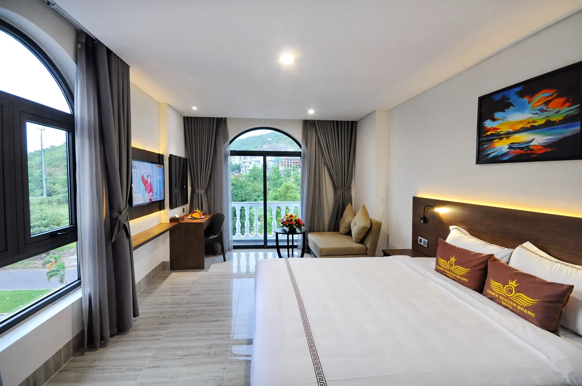 Crown Nguyen Hoang - zdjęcie 24