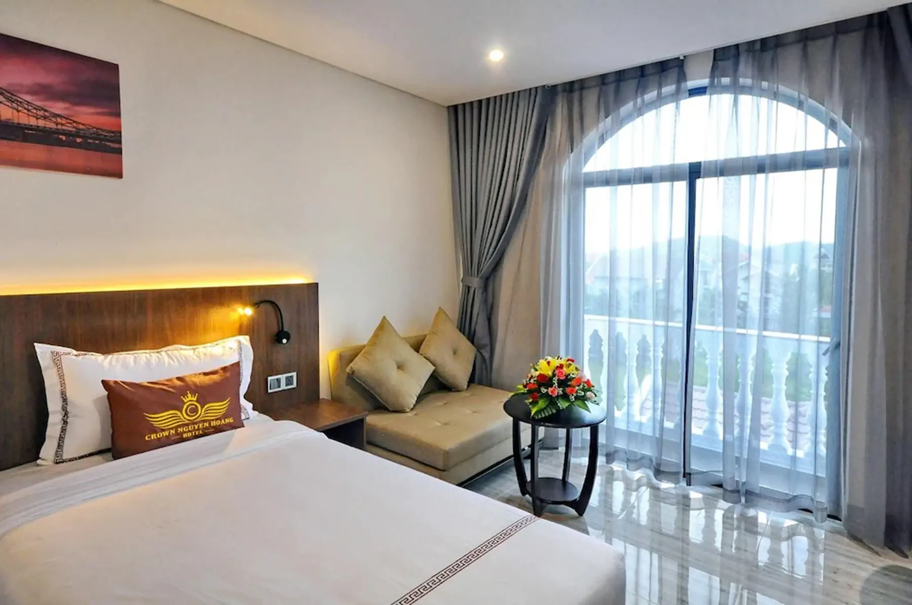Crown Nguyen Hoang - zdjęcie 31