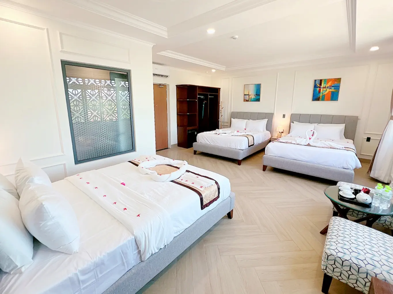 MALIBU RESORT