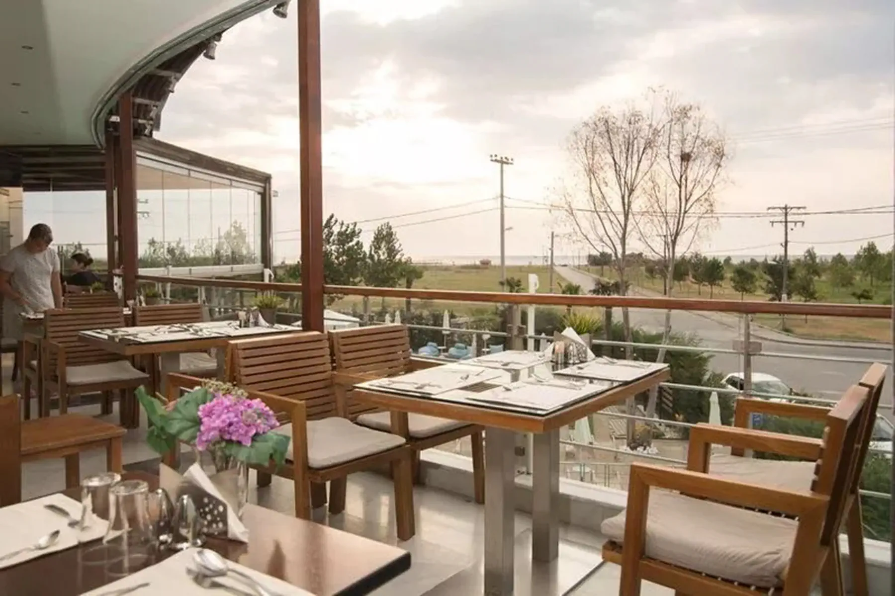 Cosmopolitan (Paralia) - zdjęcie 20