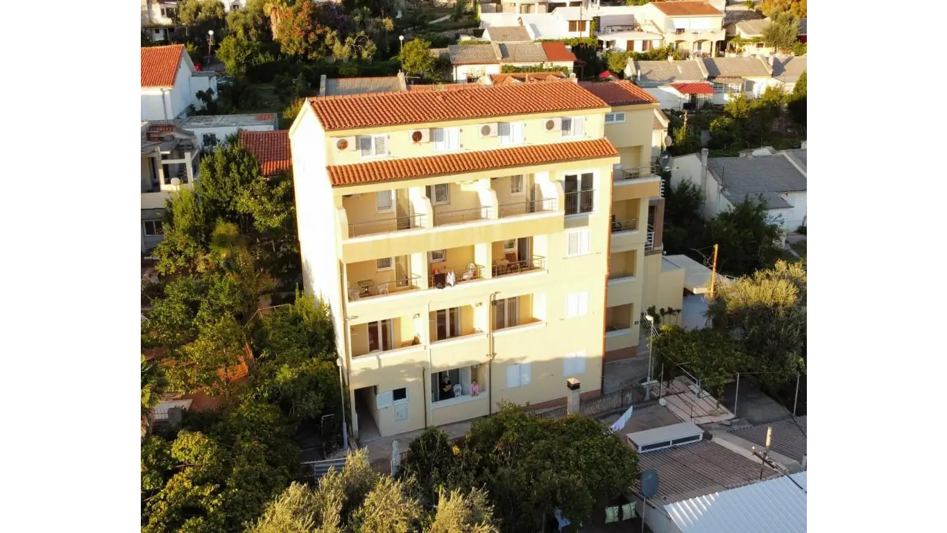 VILA LENA
