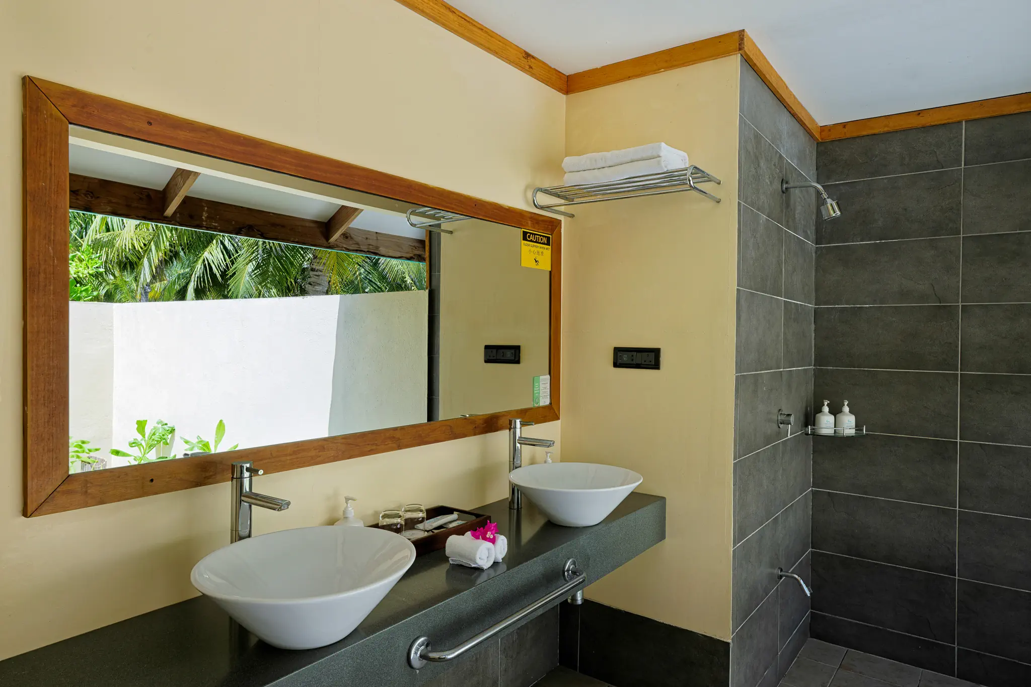 CANAREEF RESORT MALDIVES