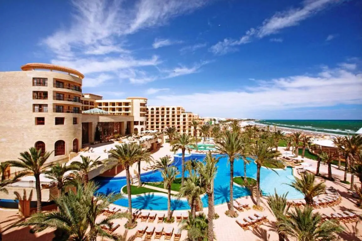 Movenpick Resort & Marine photo 1