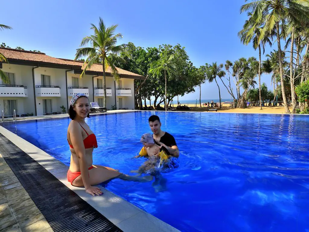 HIBISCUS BEACH HOTEL