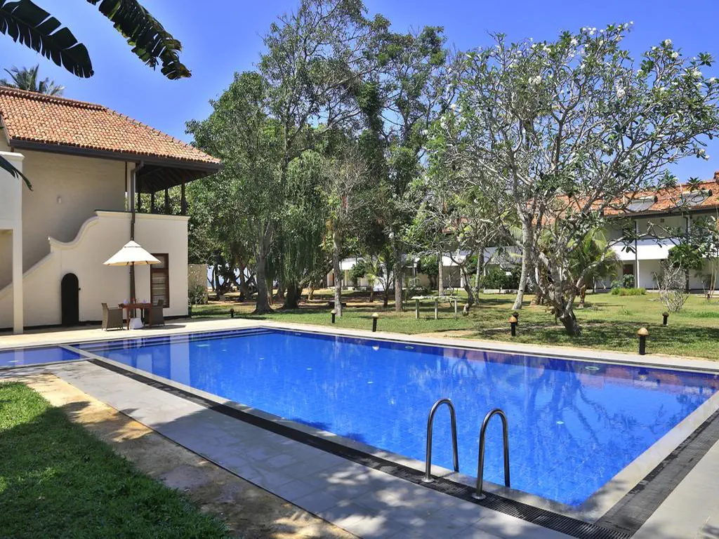 HIBISCUS BEACH HOTEL