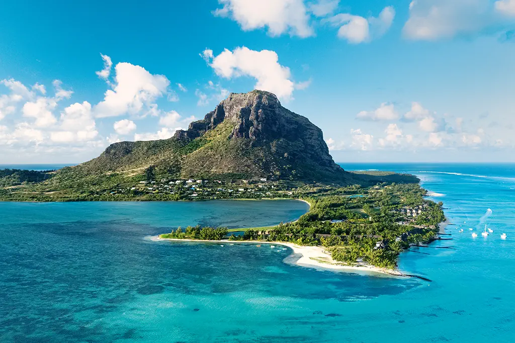 PARADIS BEACHCOMBER GOLF RESORT & SPA