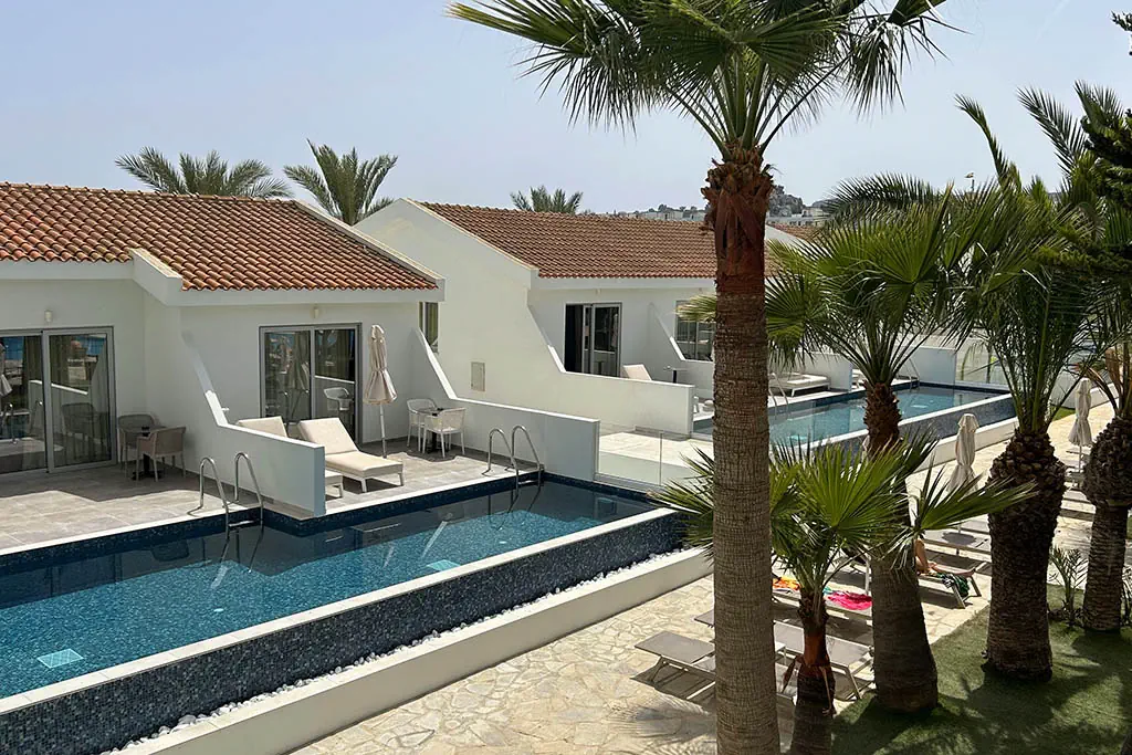 BOHEMIAN GARDENS HOTEL