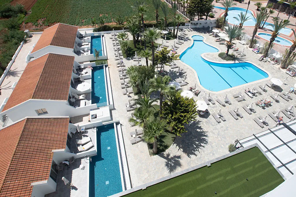 BOHEMIAN GARDENS HOTEL