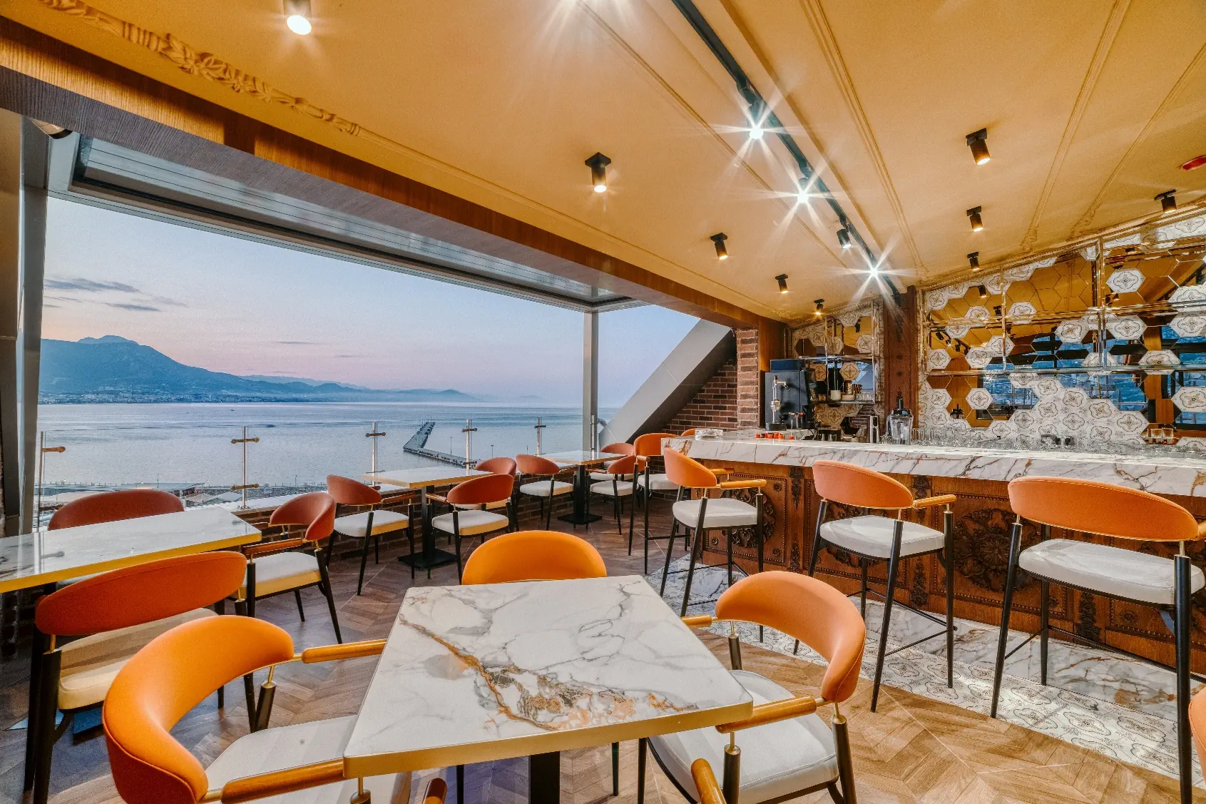 NUMA PORT HOTEL
