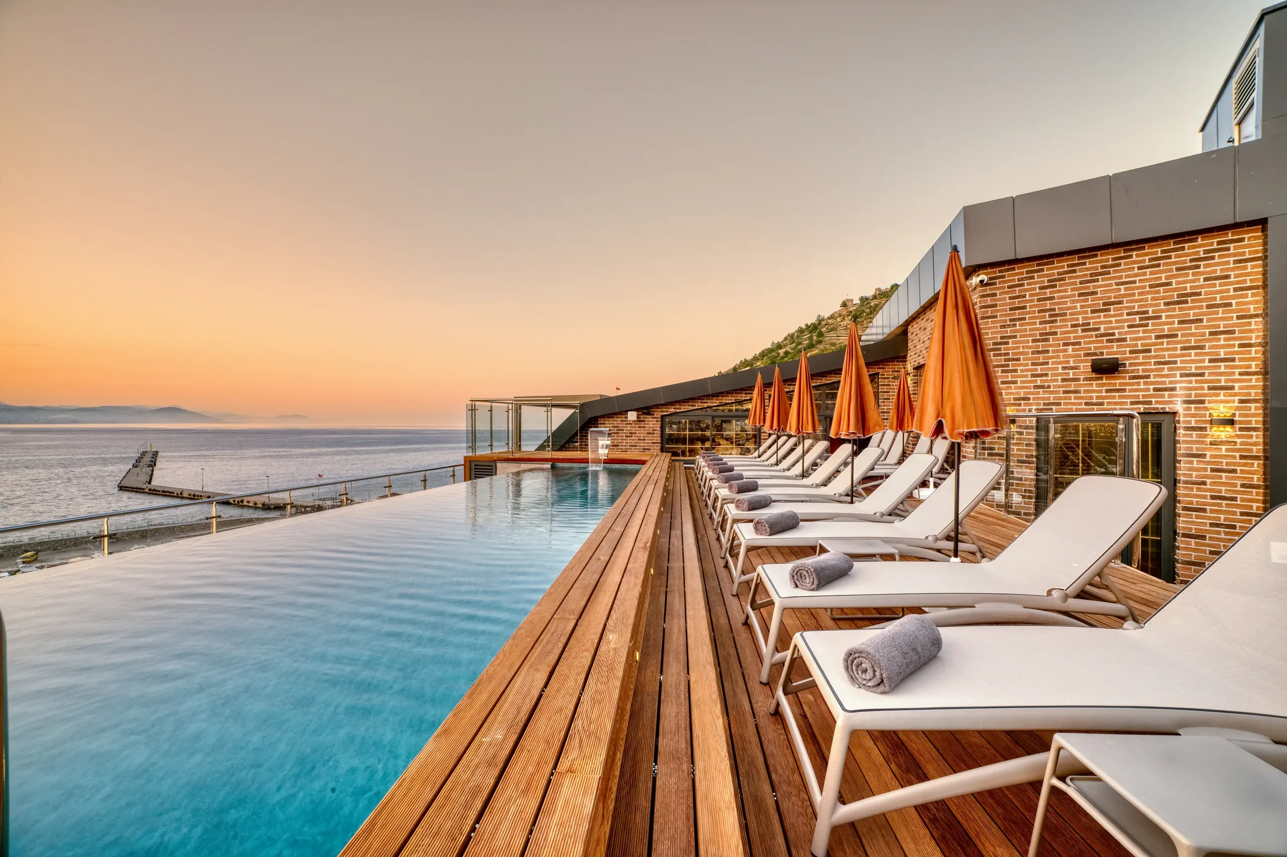 NUMA PORT HOTEL