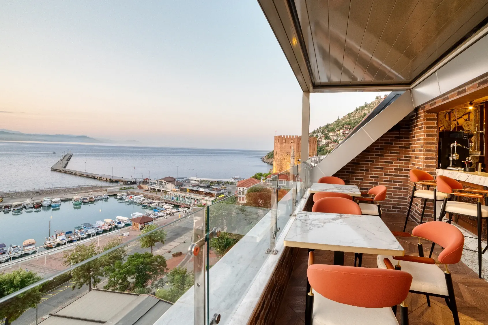 NUMA PORT HOTEL