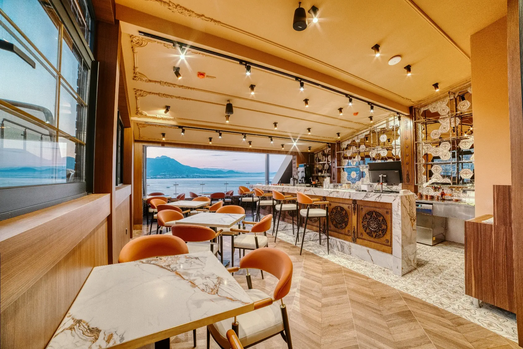 NUMA PORT HOTEL