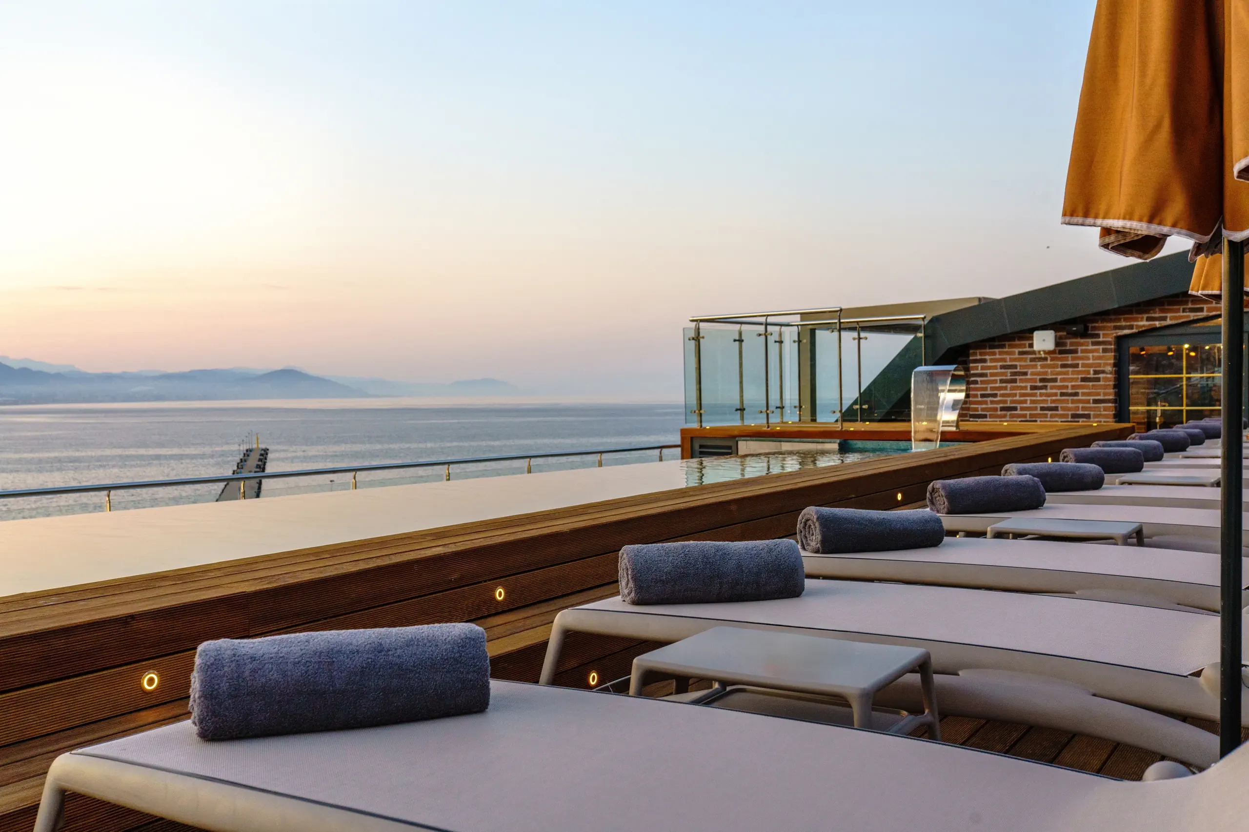 NUMA PORT HOTEL