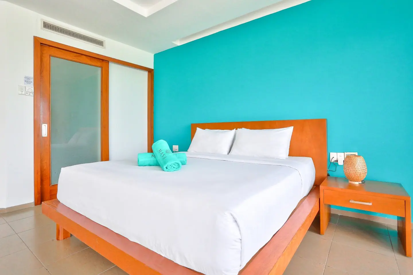 MANA MUINE BEACH RESORT