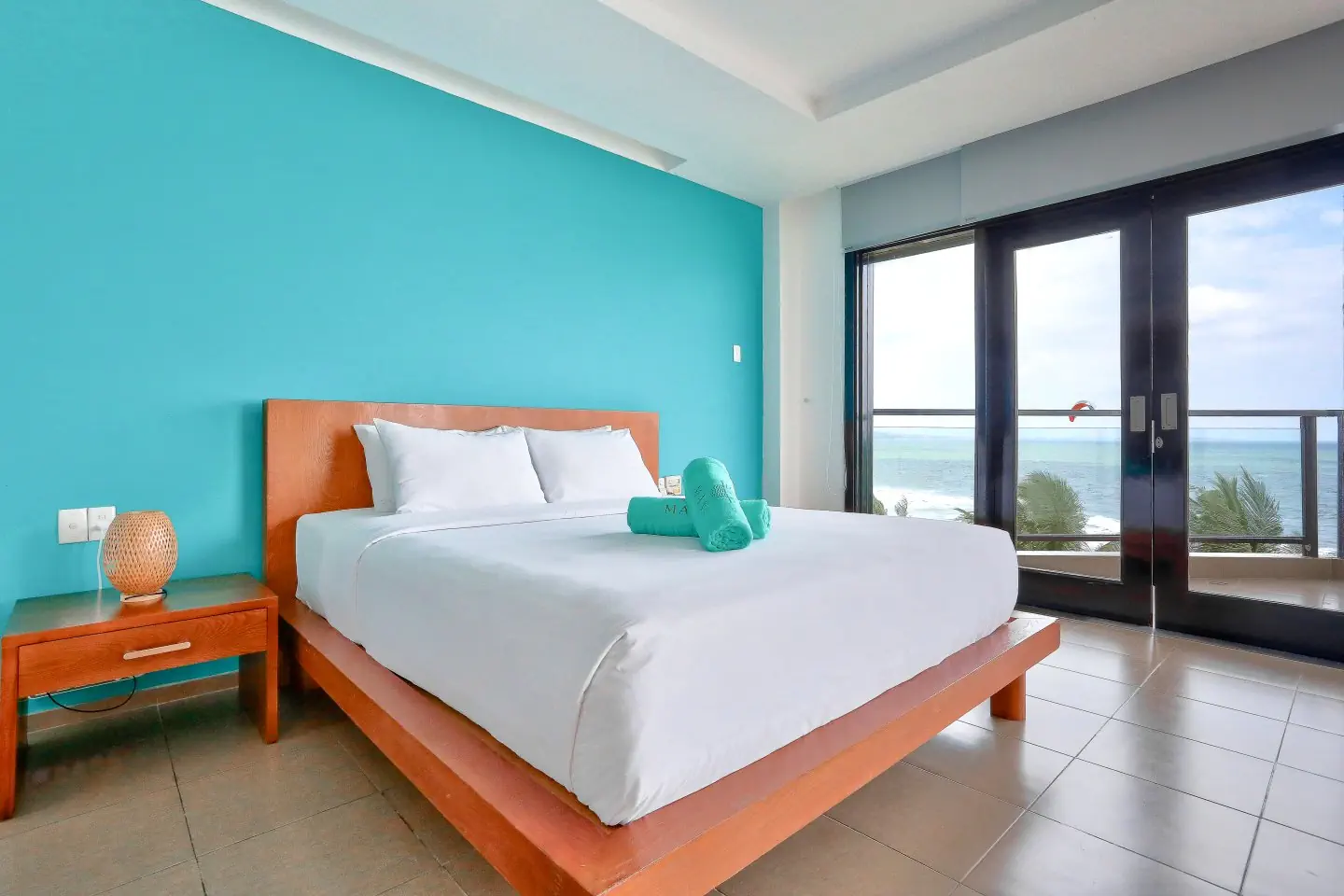 MANA MUINE BEACH RESORT