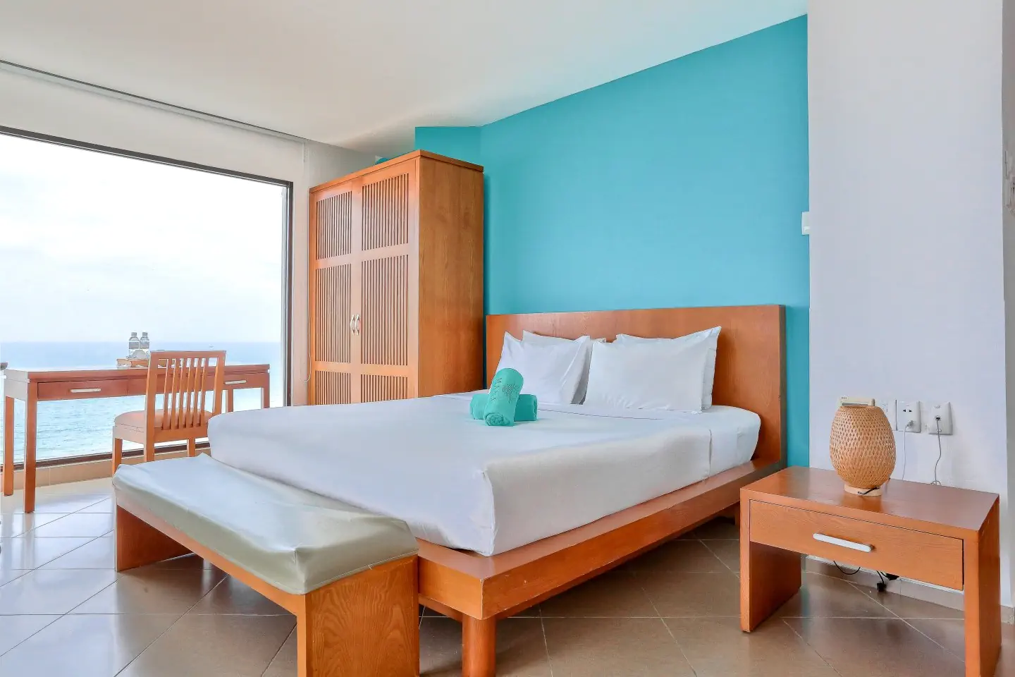 MANA MUINE BEACH RESORT