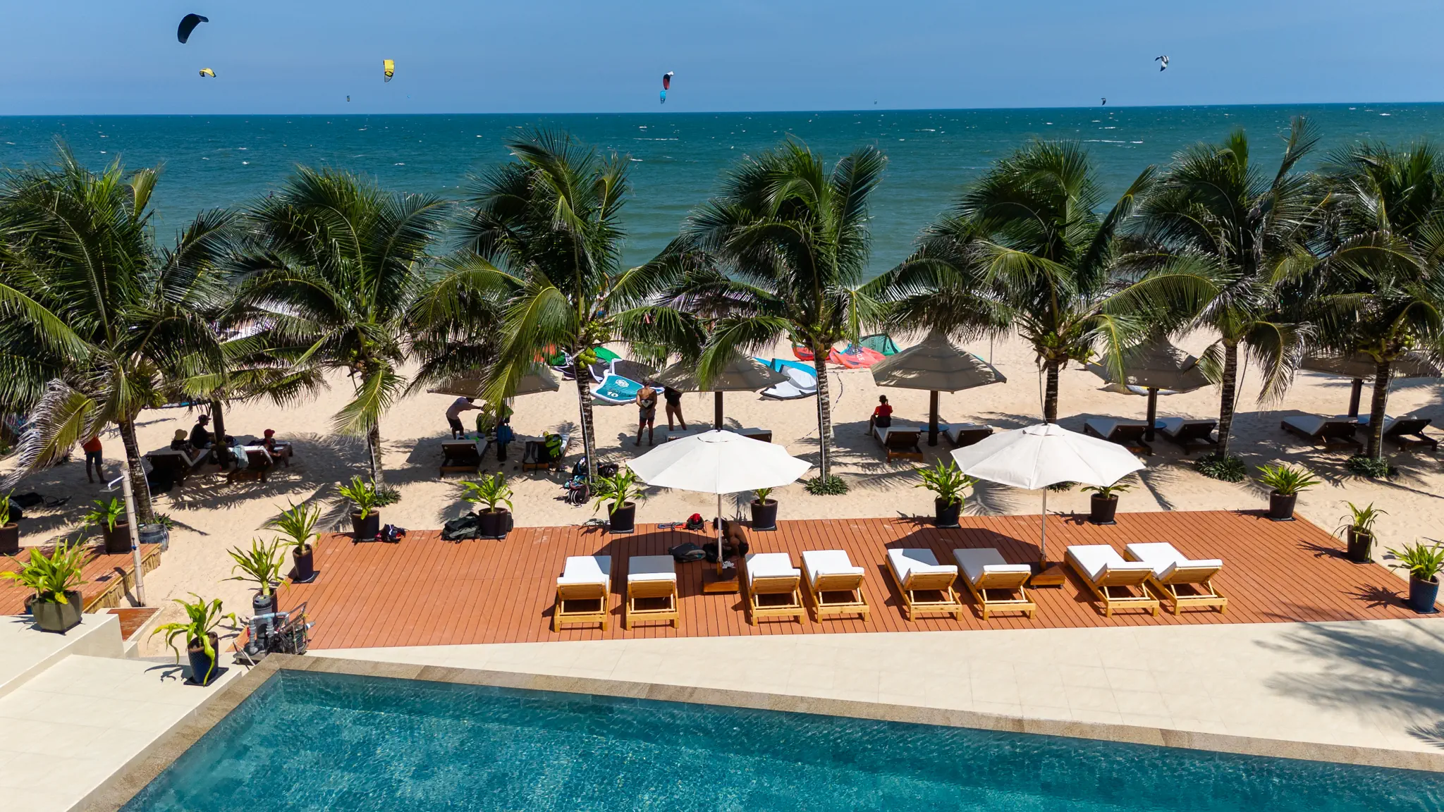 MANA MUINE BEACH RESORT
