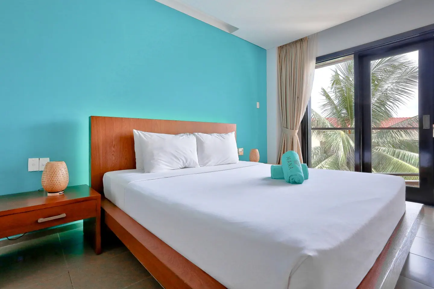 MANA MUINE BEACH RESORT
