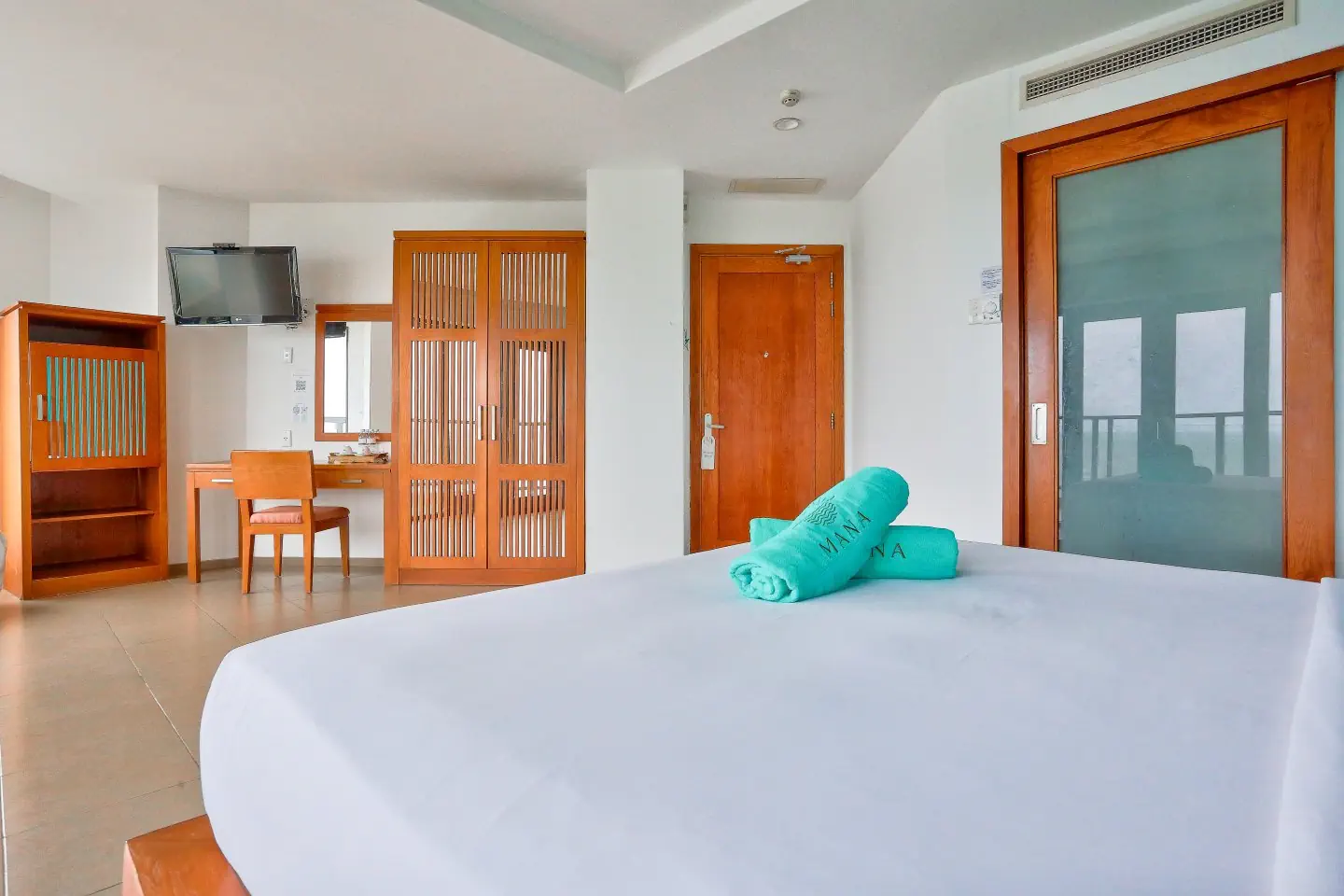 MANA MUINE BEACH RESORT