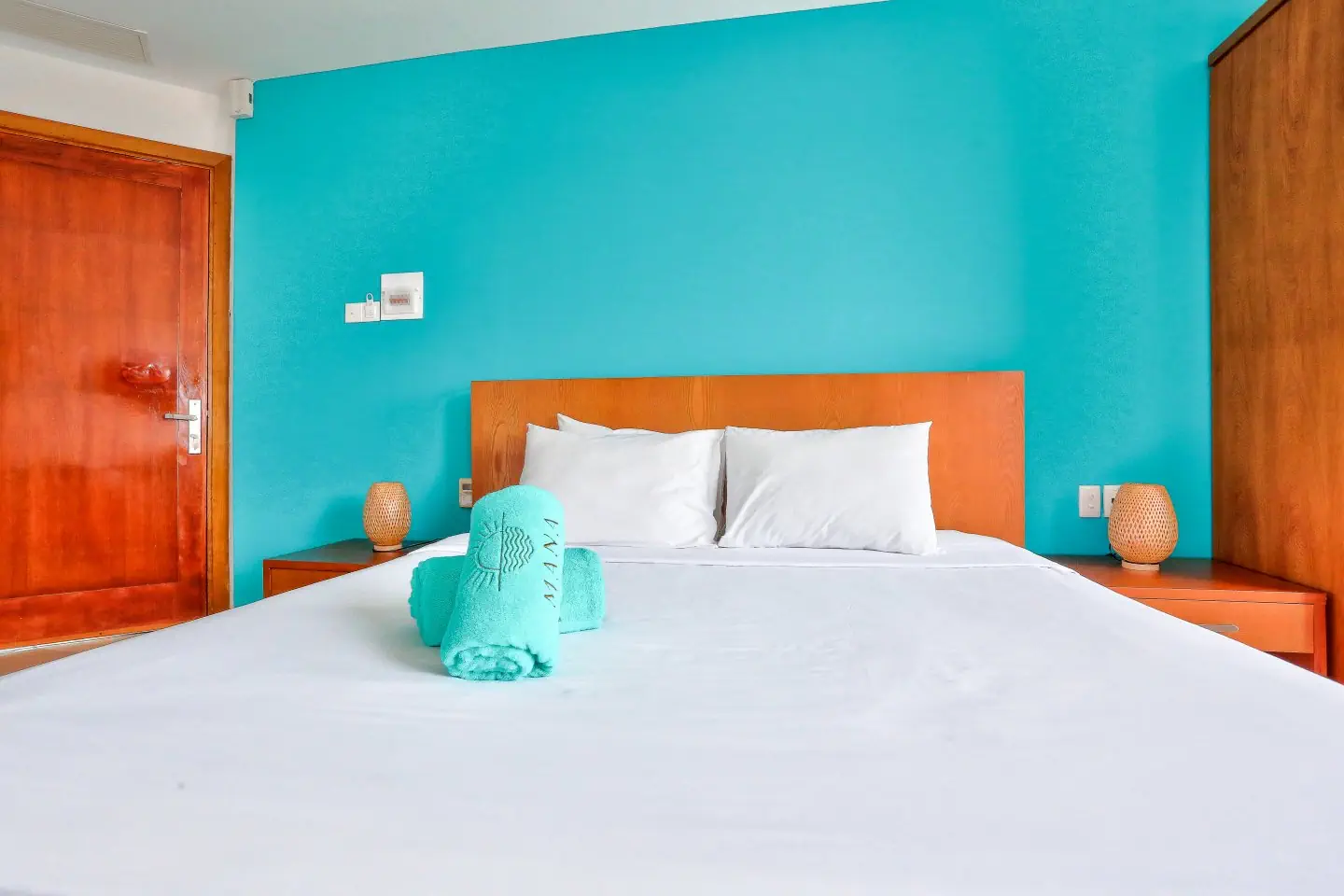 MANA MUINE BEACH RESORT