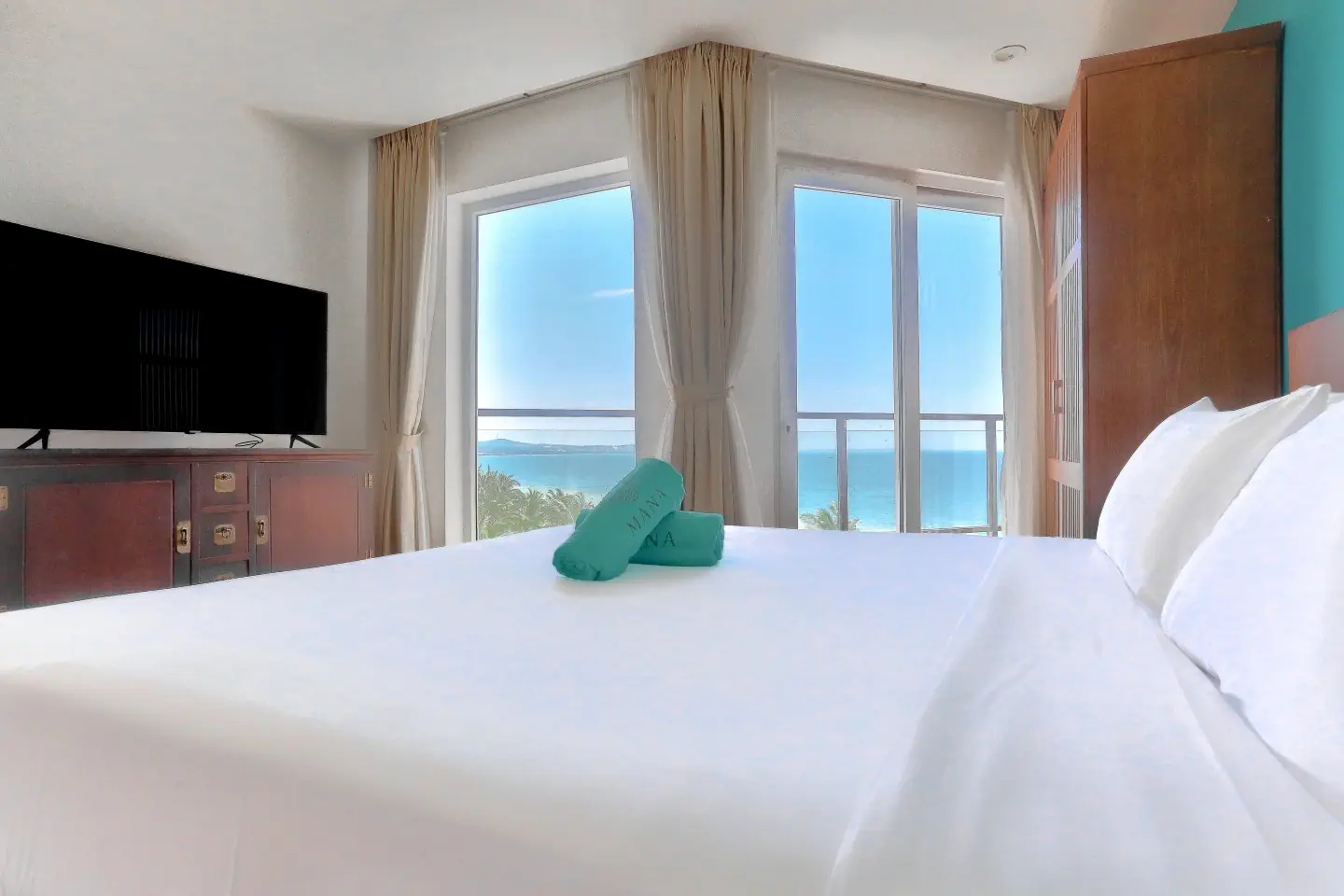 MANA MUINE BEACH RESORT