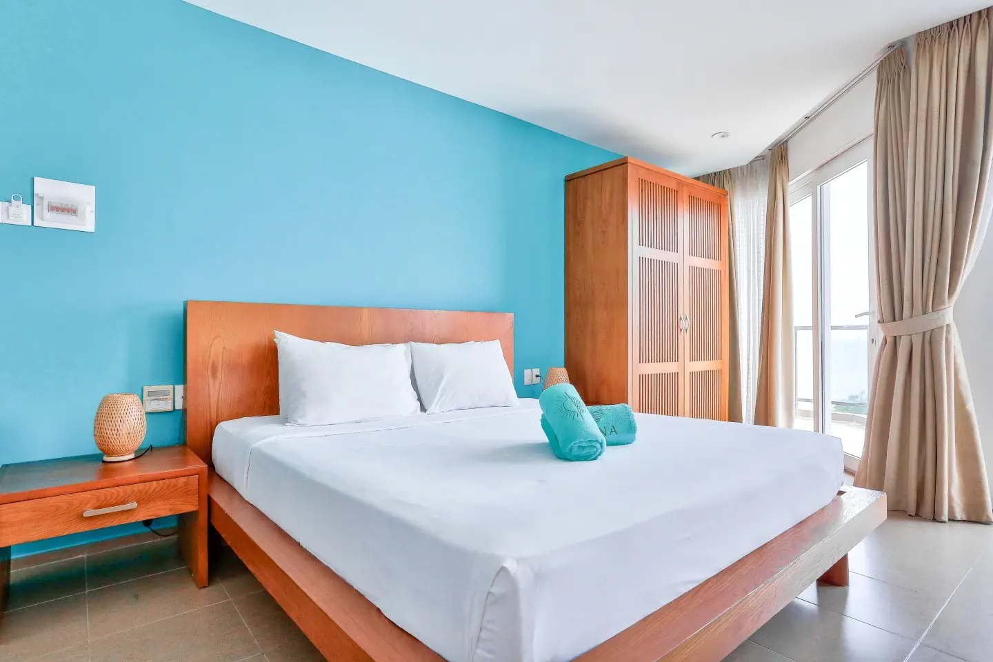 MANA MUINE BEACH RESORT