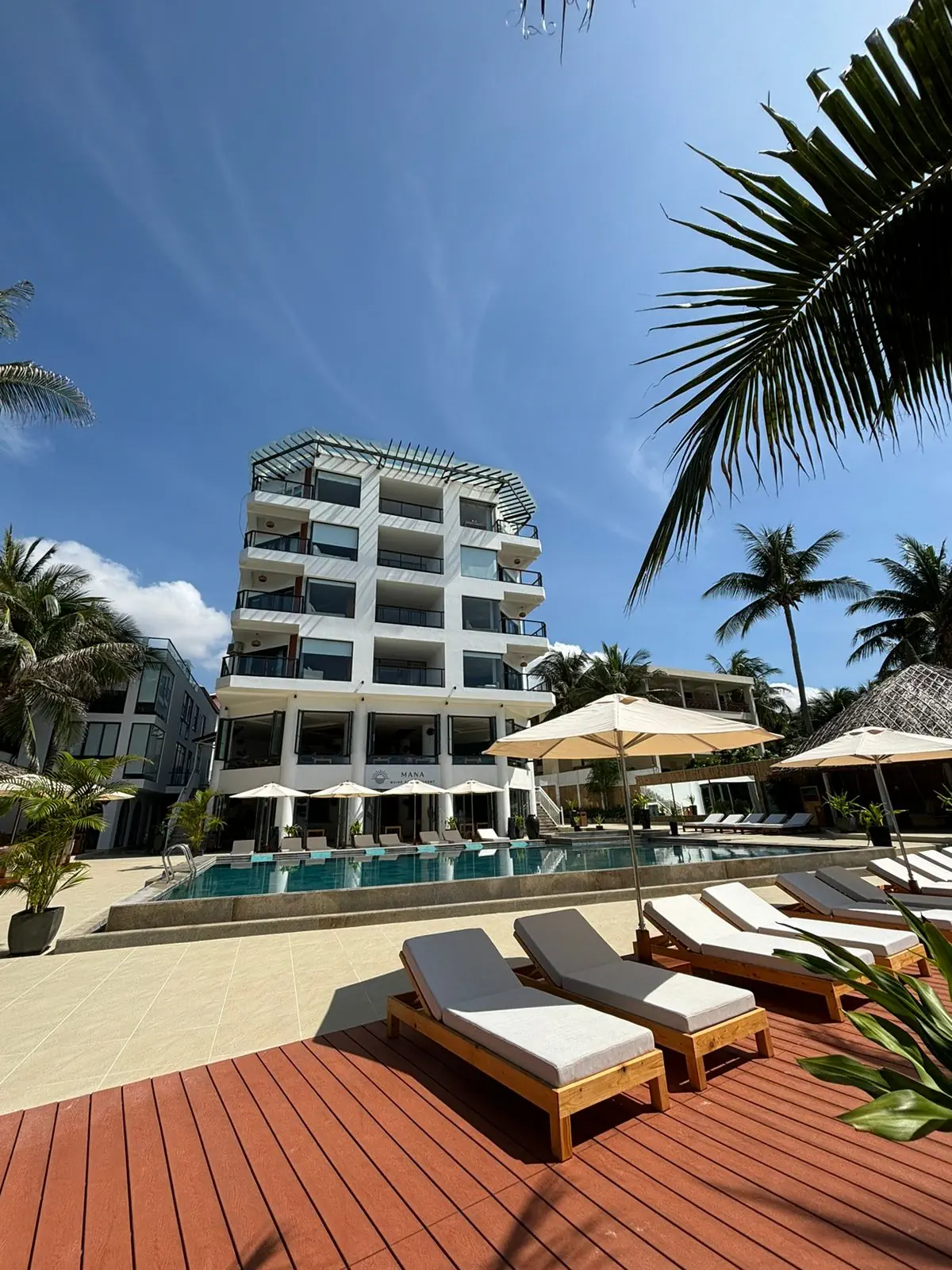 MANA MUINE BEACH RESORT