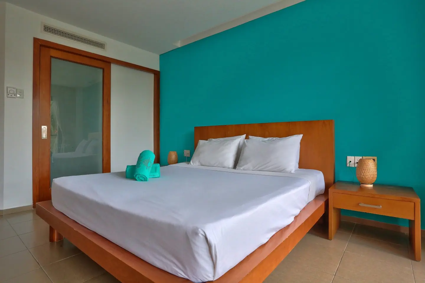 MANA MUINE BEACH RESORT