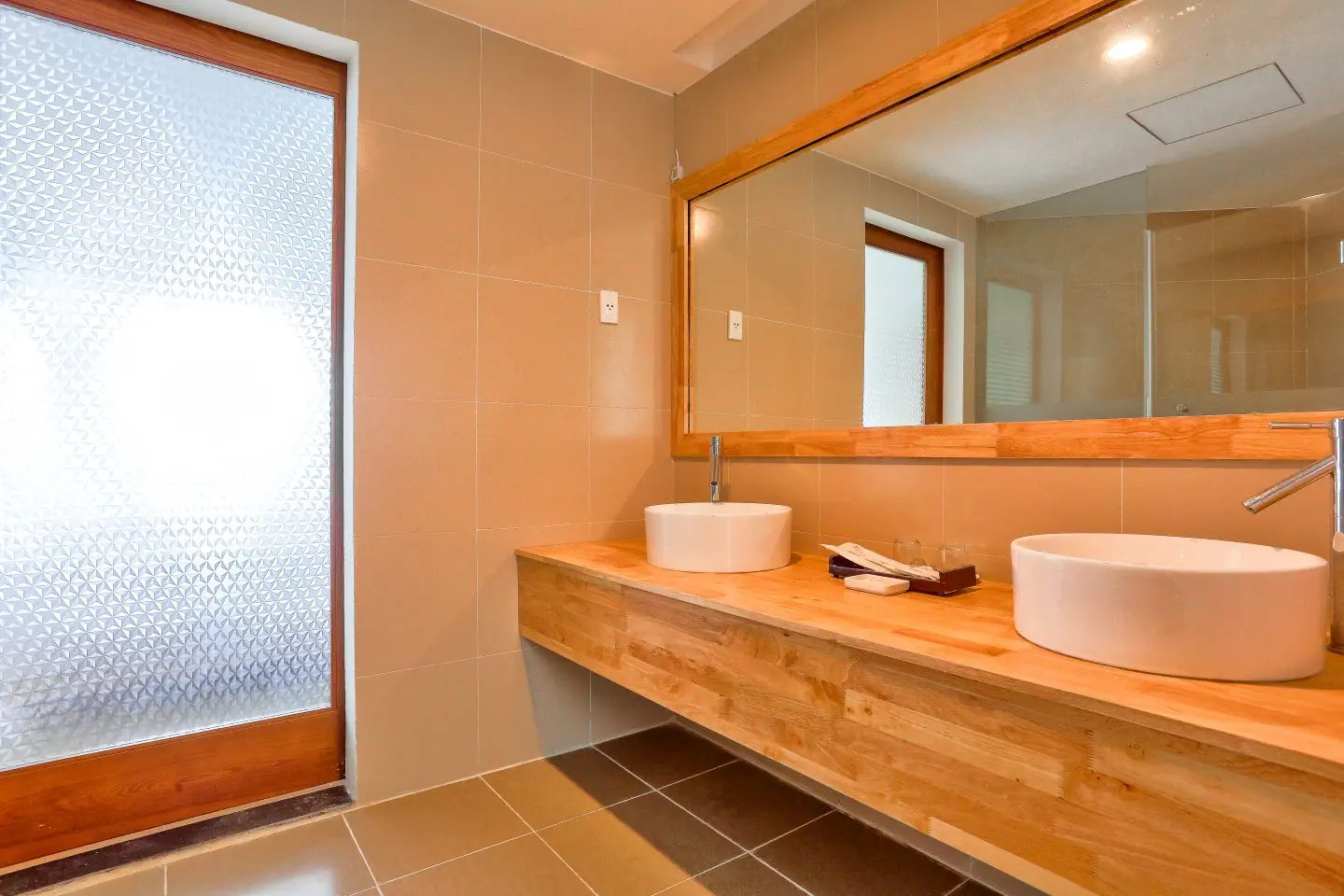 MANA MUINE BEACH RESORT