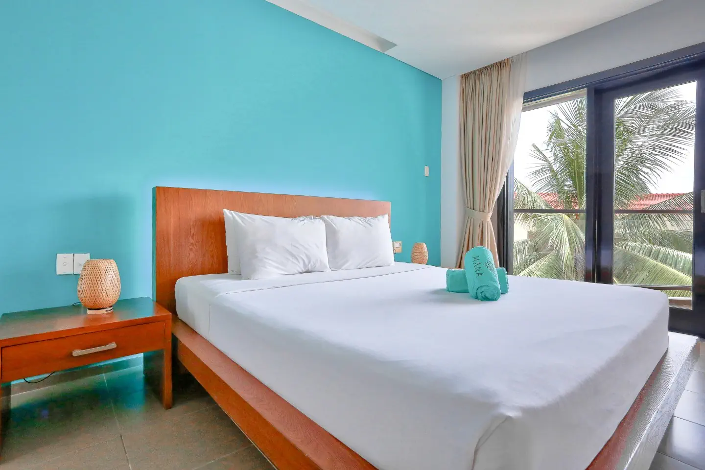 MANA MUINE BEACH RESORT
