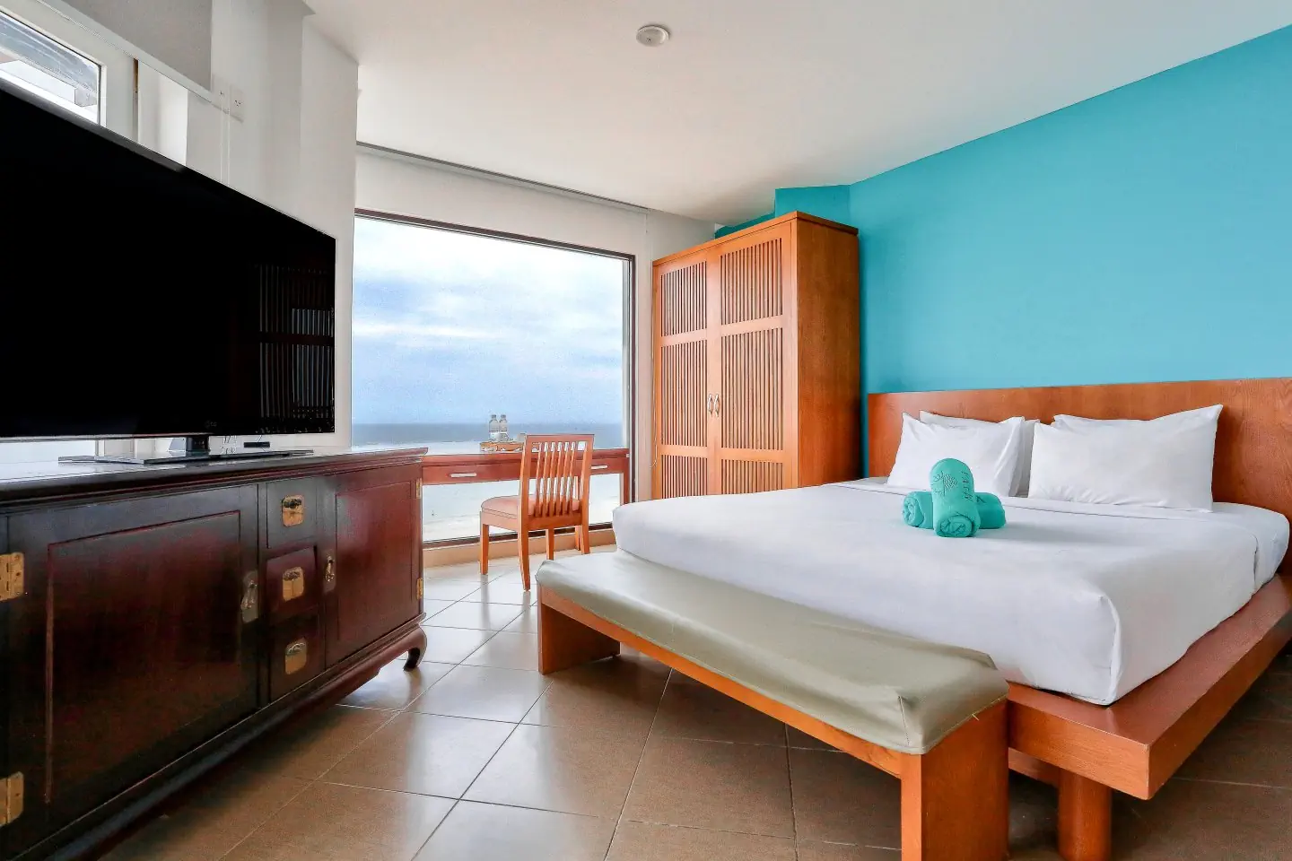 MANA MUINE BEACH RESORT