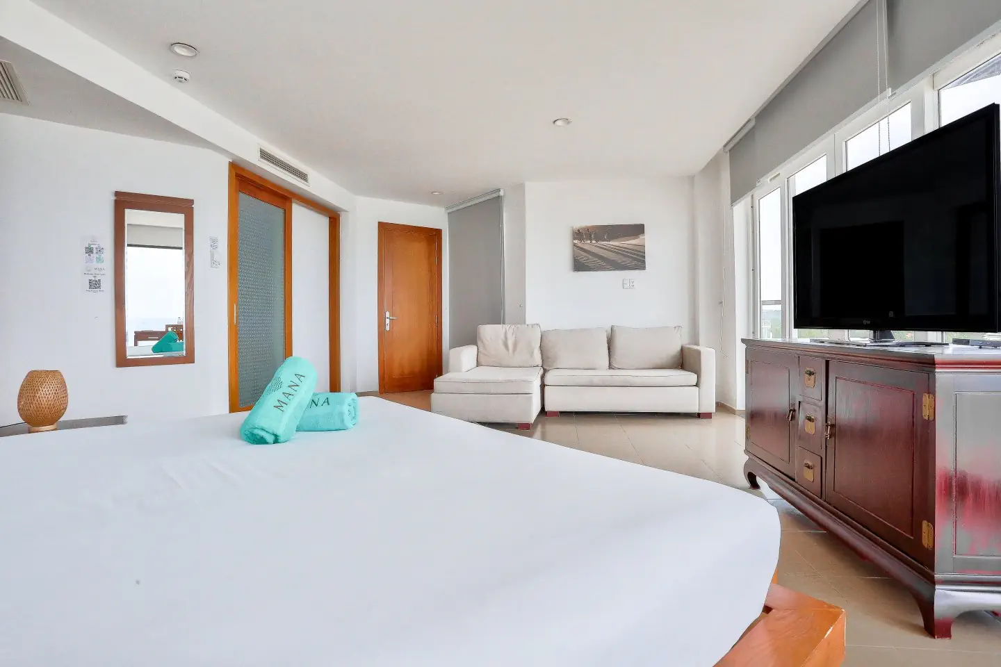 MANA MUINE BEACH RESORT